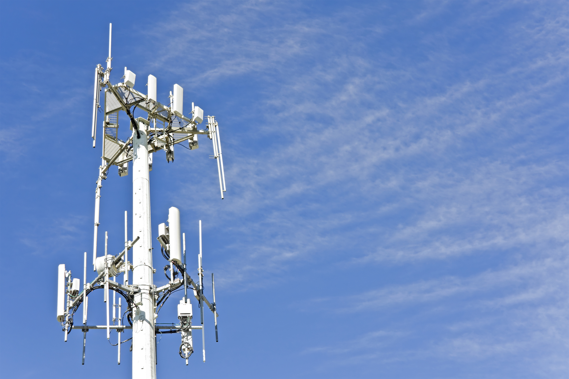When building out 5G macrocell networks, network operators will want to select high-power, high-performance radios to optimize reach and coverage, which requires vendors with highly sophisticated engineering expertise. (Photo courtesy of Fujitsu Network Communications)
