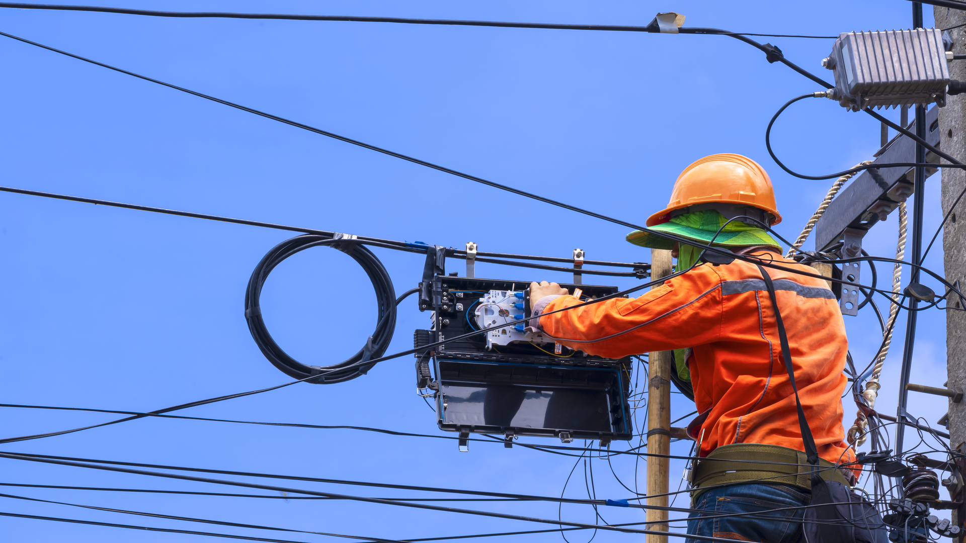 Aerial Fiber Optic Technician 64bfeafad41d4