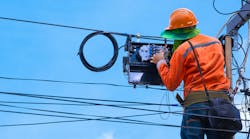 fiber_technician_462767200 fiber_technician_462767200