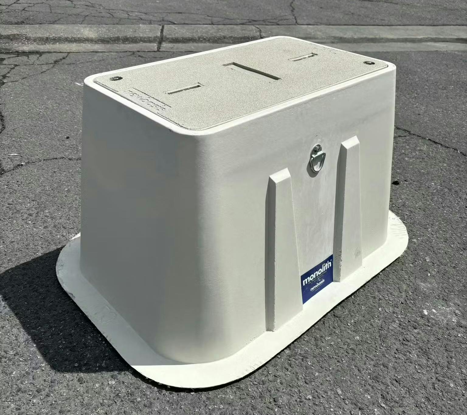 683dede30ad2cbb630e12e52 66a7fbe10852597d944fe60anewbasis Monlith W Dring