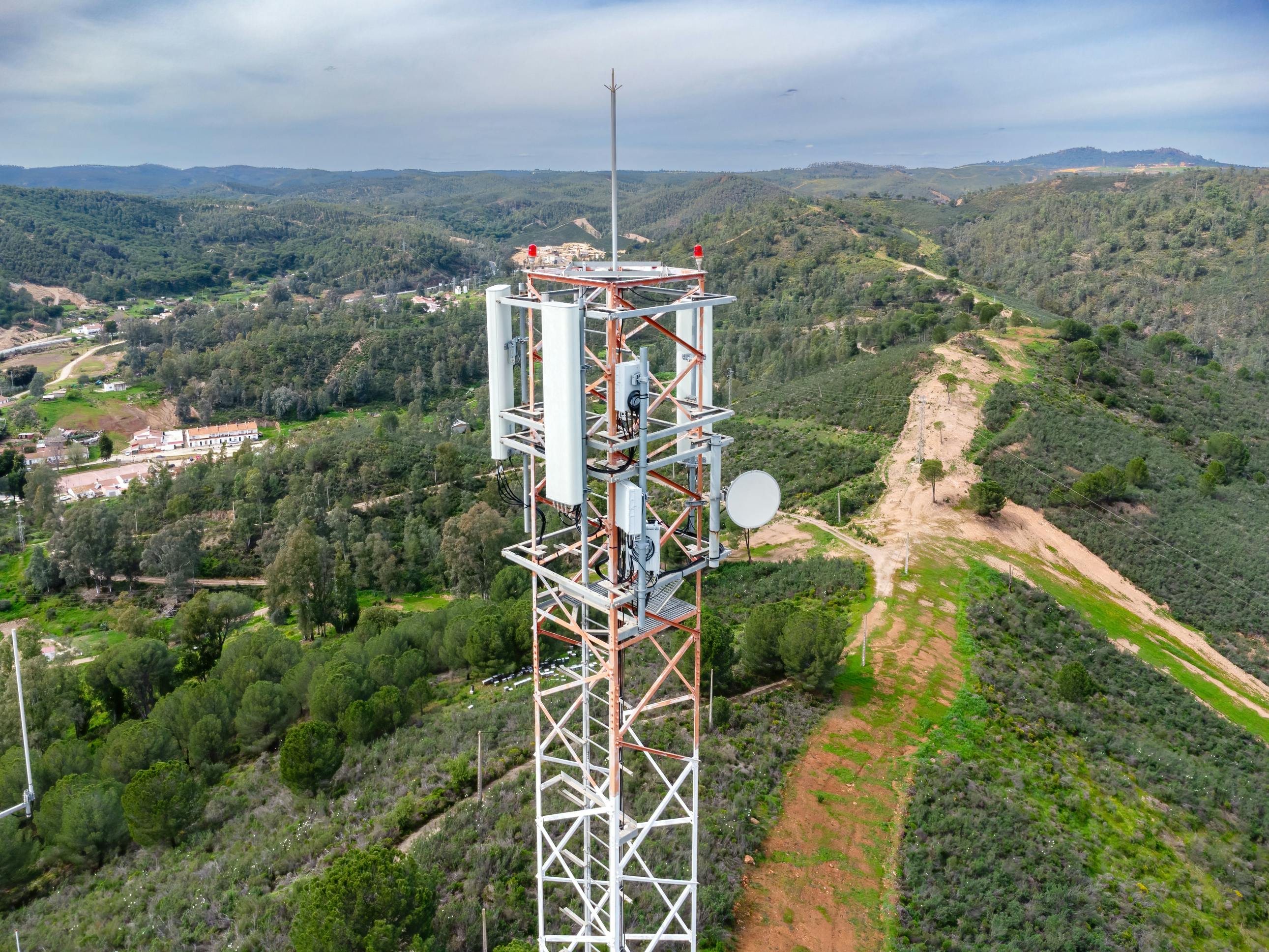 T-Mobile Launches SuperBroadband Business Internet with 5G and Starlink Integration