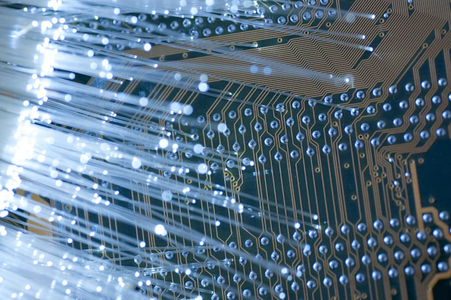AFL and Alcyon Photonics Collaborate on Fiber-to-PIC Coupling for AI Data Centers